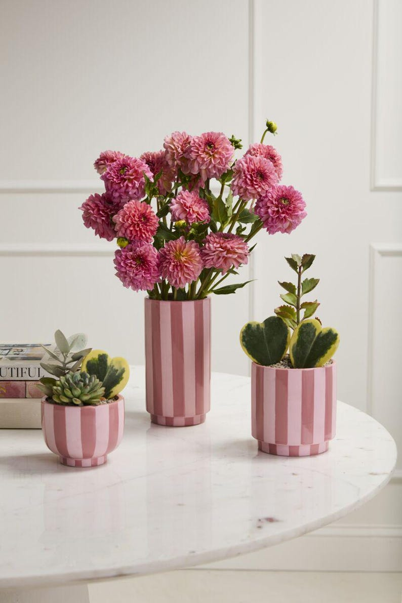 Pink Ceramic Vases – Minimalist Striped Designs for Modern Home Décor